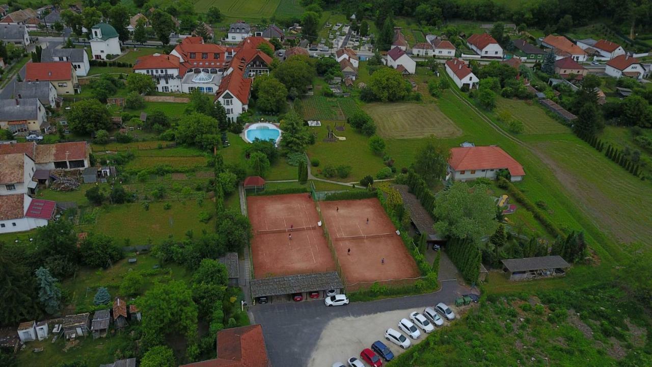 Hasik Hotel Magyarpolány Zewnętrze zdjęcie